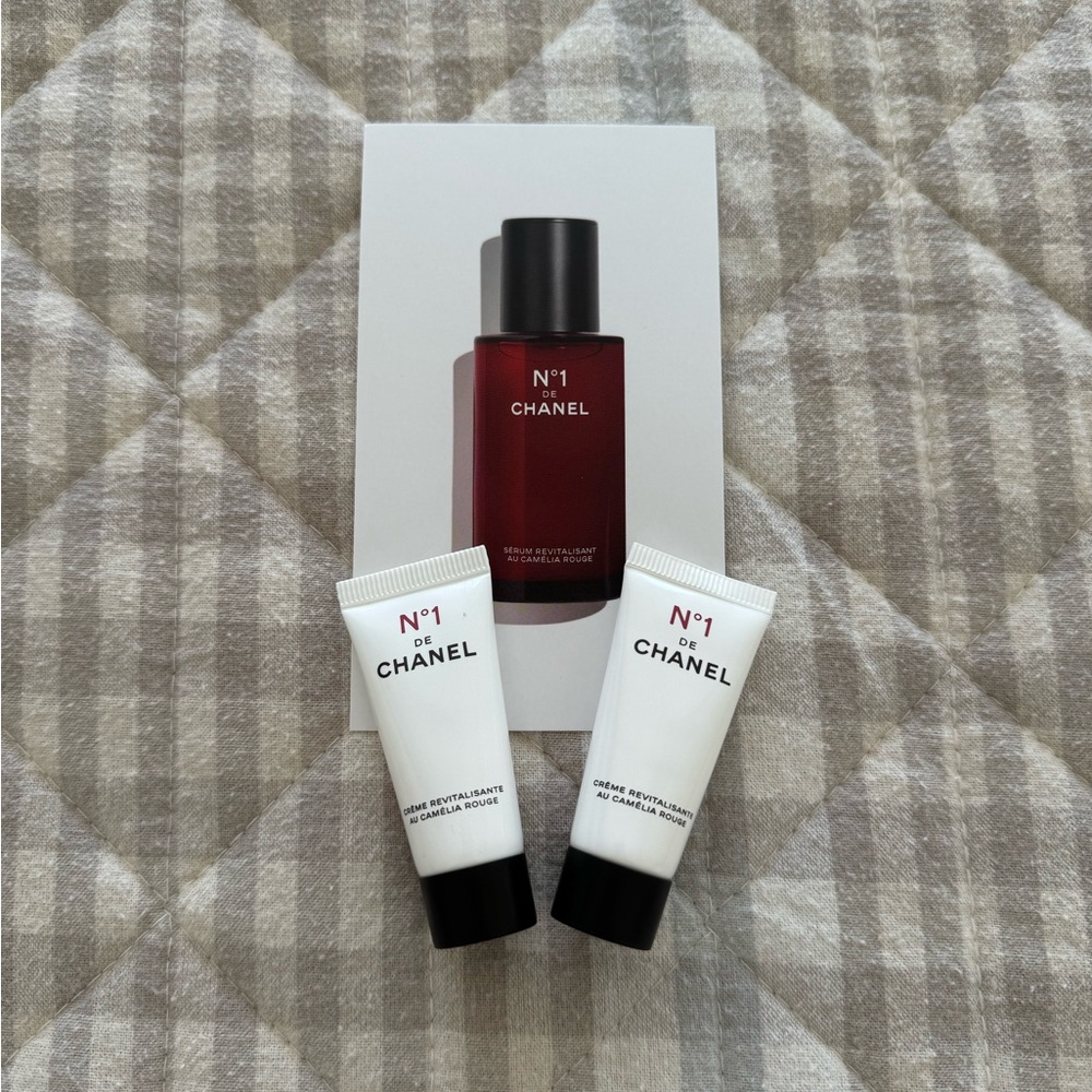 Chanel Gift Set - Picture 4 of 4